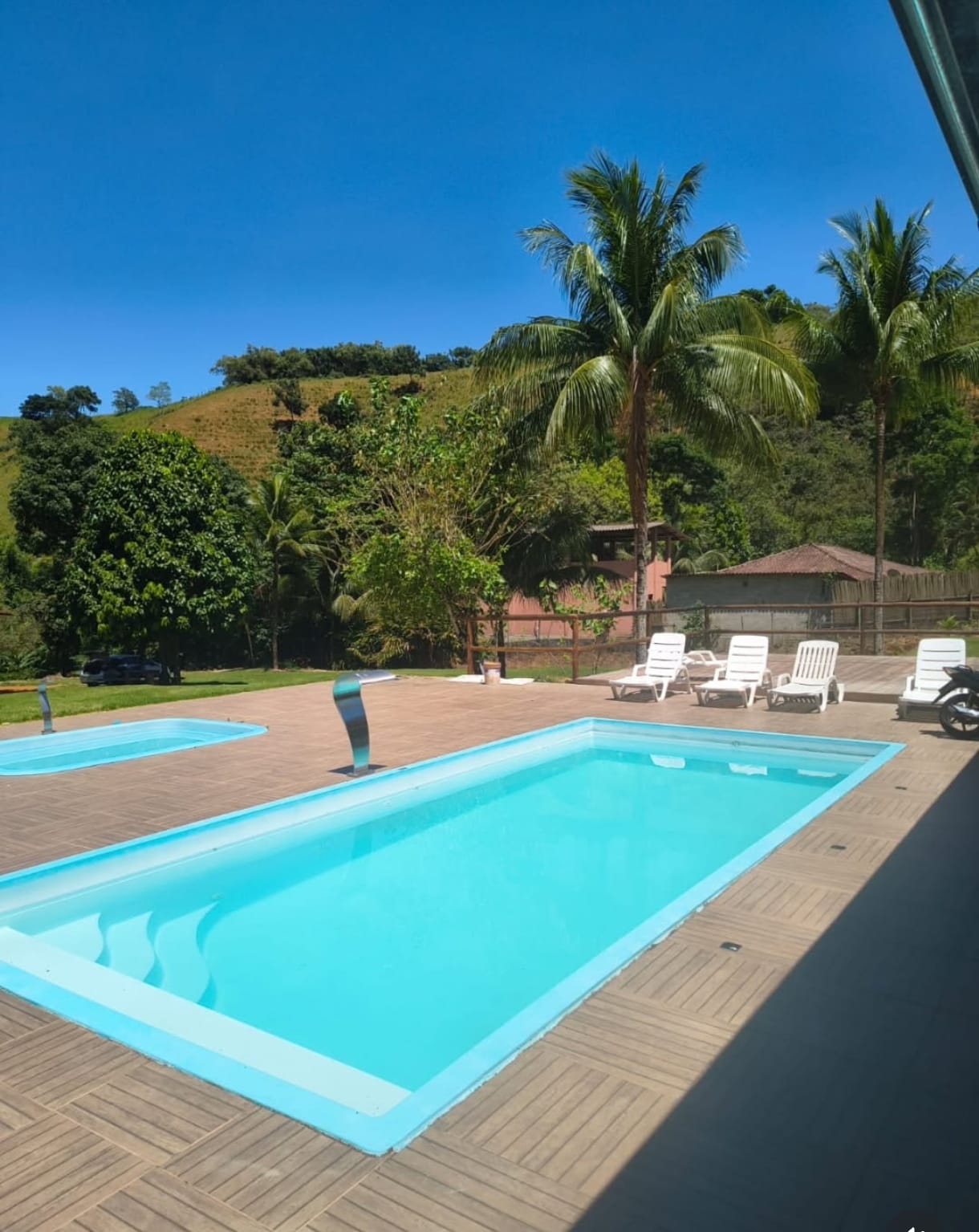 Piscinas ao ar livre com vista para a montanha